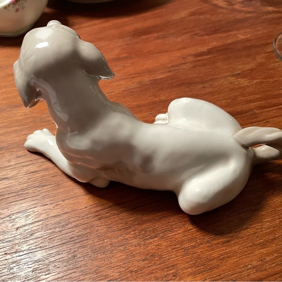 Vintage, NAO by Lladro,Laying down Beagle,Porcelain,Made in Spain, No Box - Picture 4 of 6